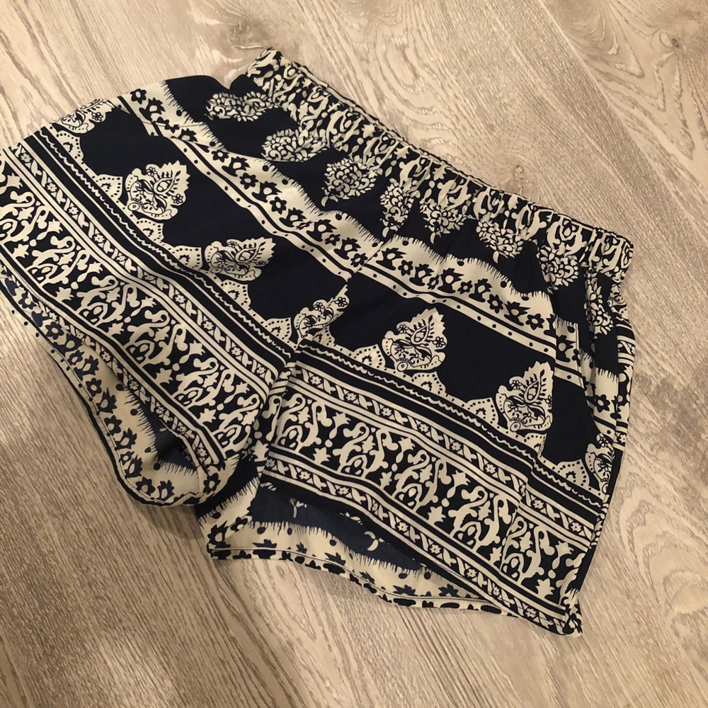 Flowy shorts!!